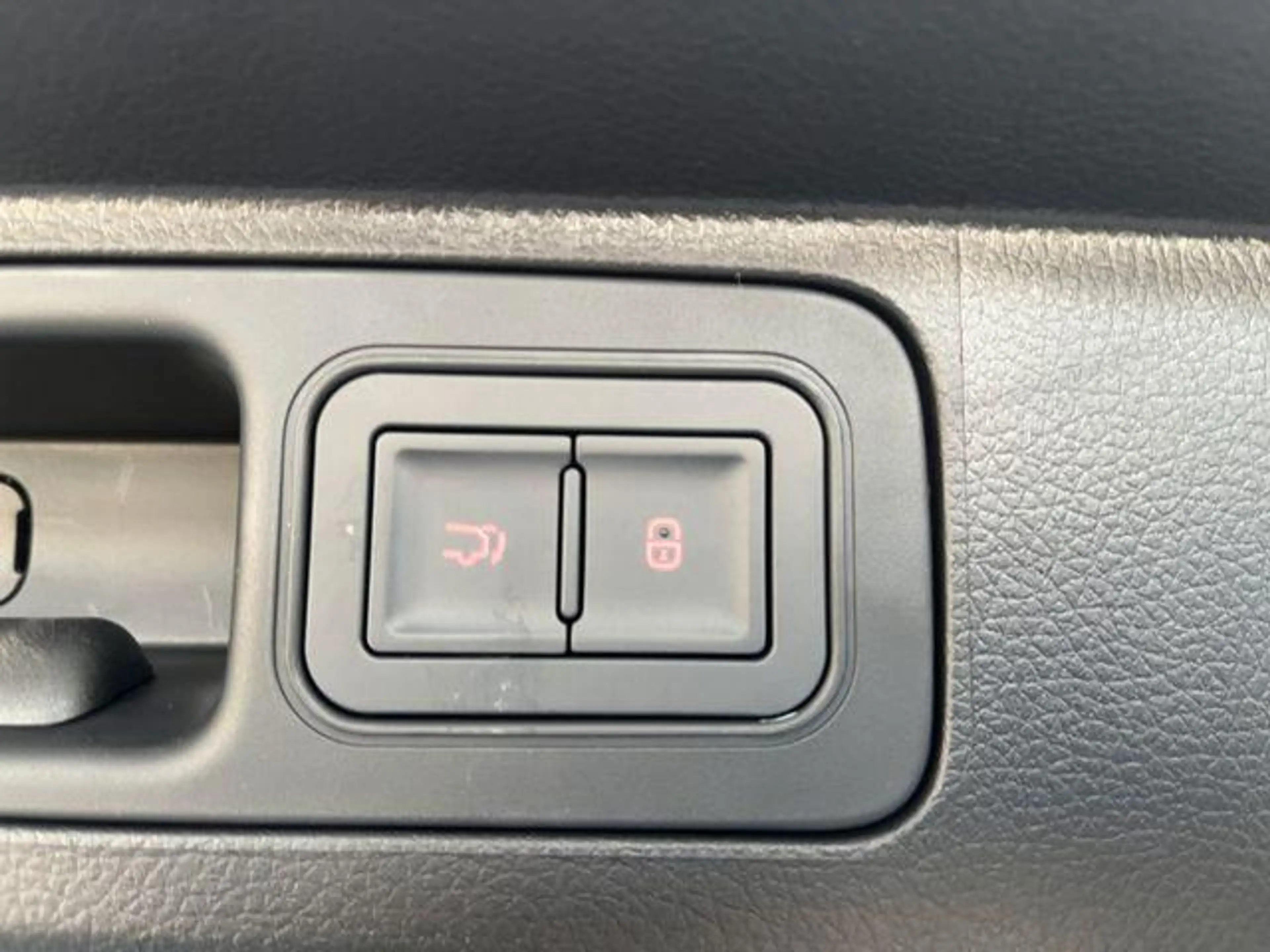 BYD Seal U DM-i Design AWD /360°/HUD/SHZ/PANO-DA 238 kW (3... — photo 12