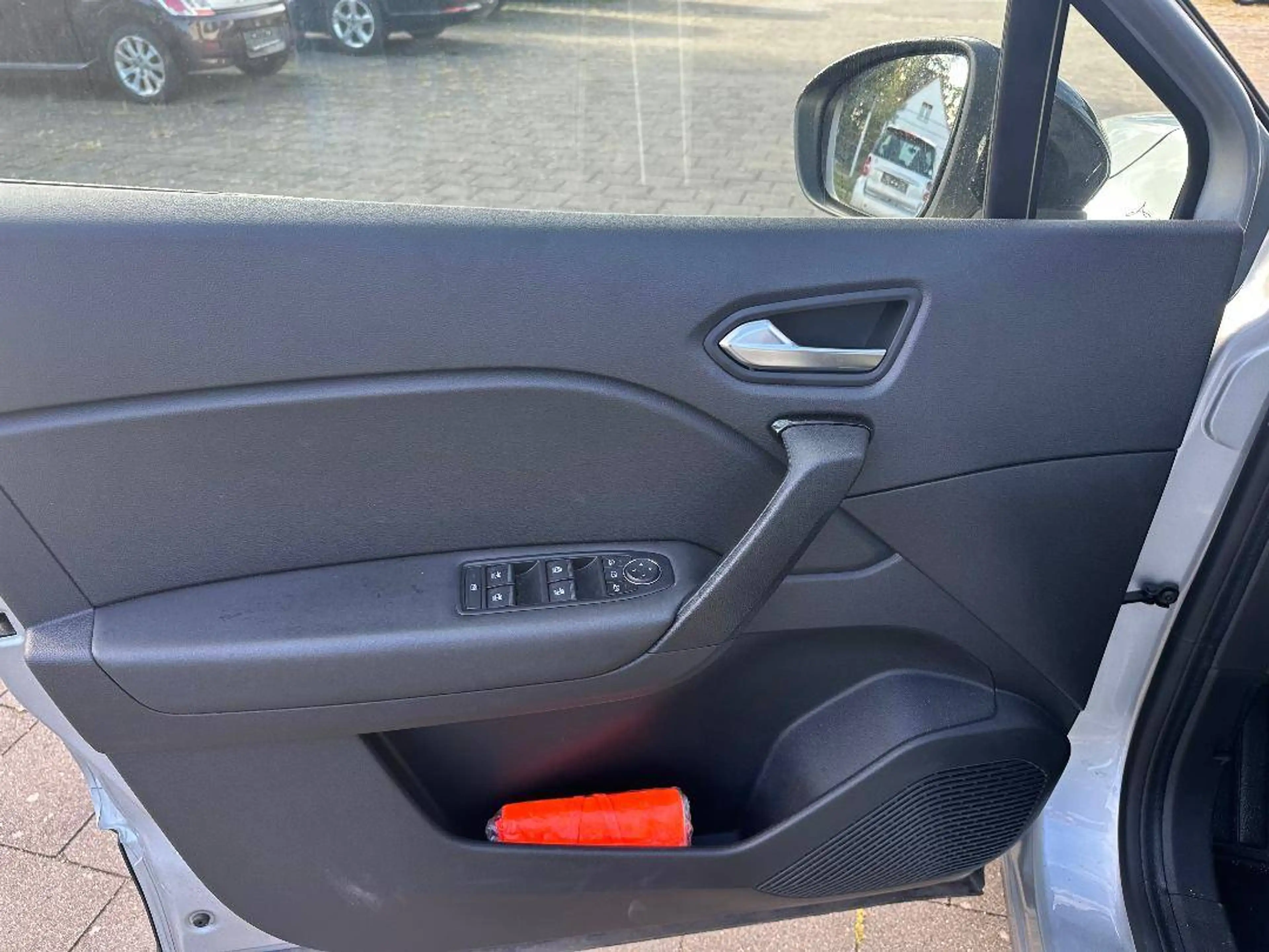 Renault Captur Evolution — photo 13