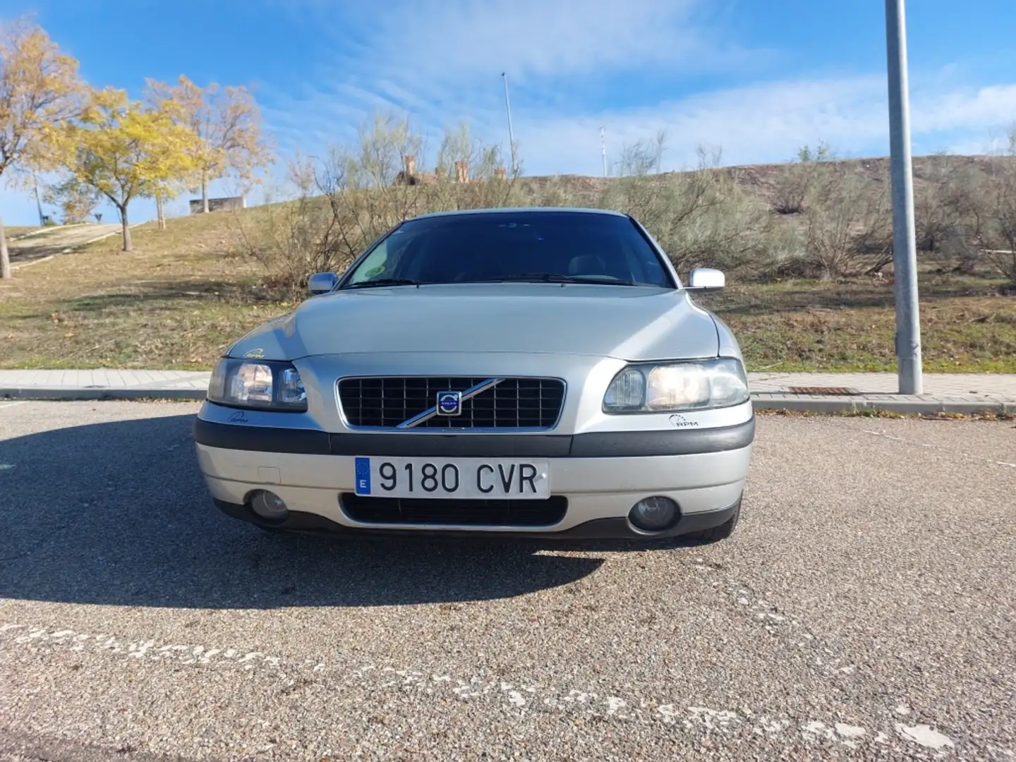 Volvo S60 D5 siva - 1