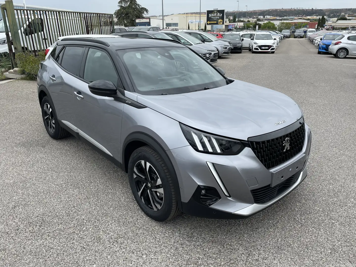 Peugeot 2008 PureTech 130 S\u0026amp;S EAT8 GT Gris - 2