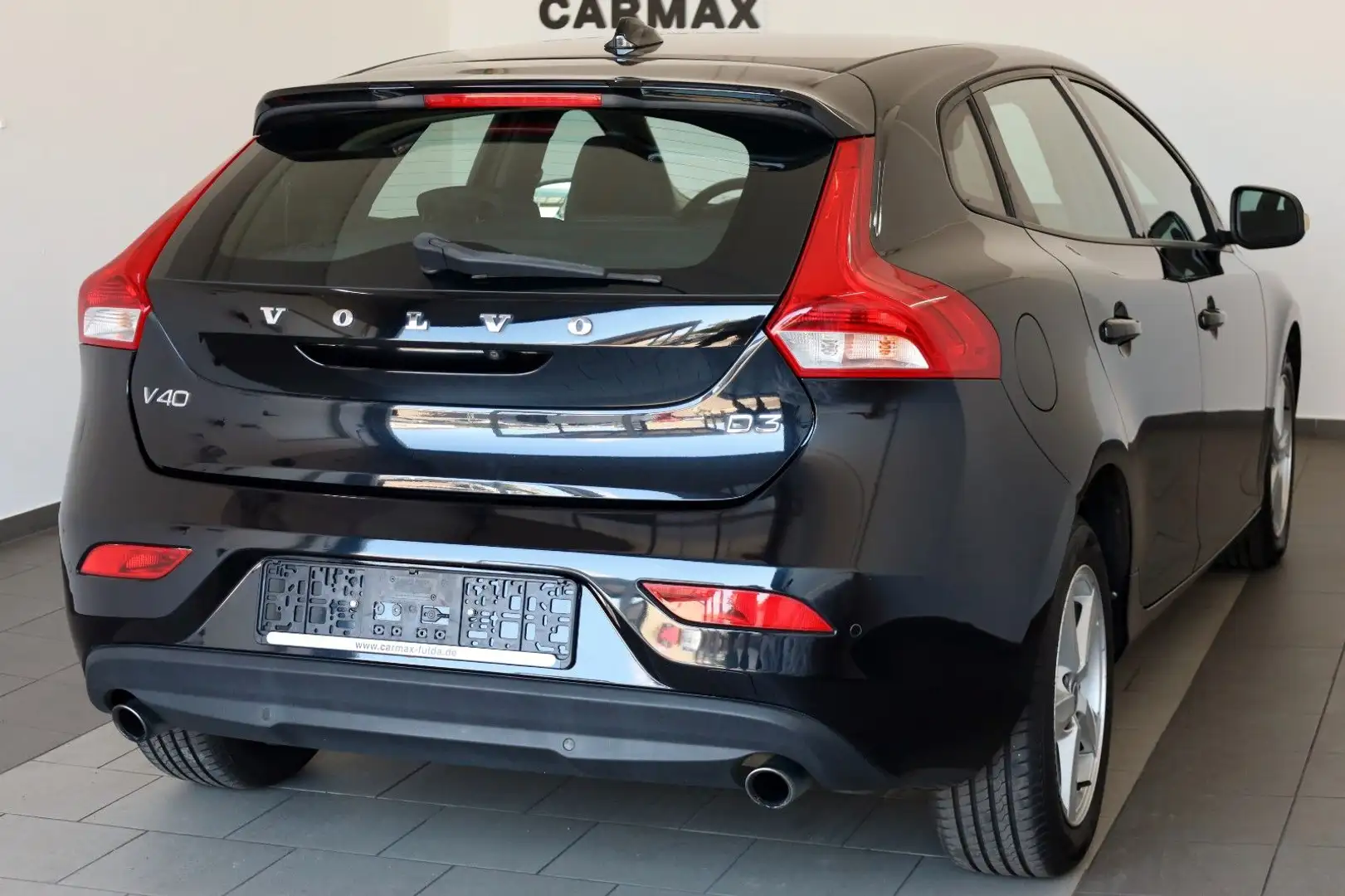 Volvo V40 You! TLeder,Navi,Xenon,Kamera,SH,PDC,SR+WR Noir - 2