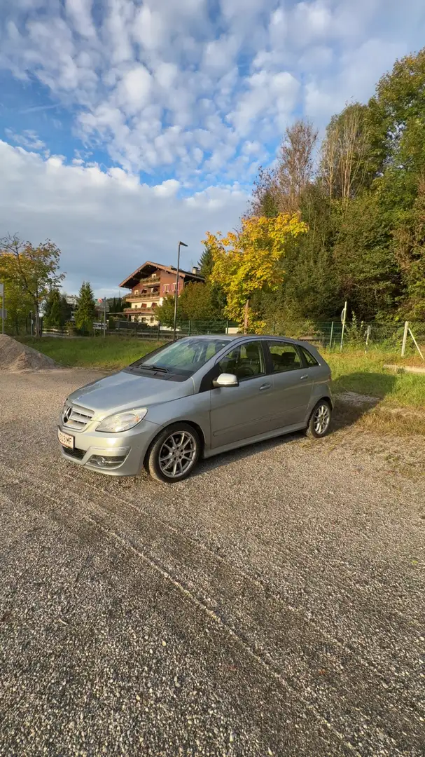 Mercedes-Benz B 200 Basis / Grundausstattung - 1