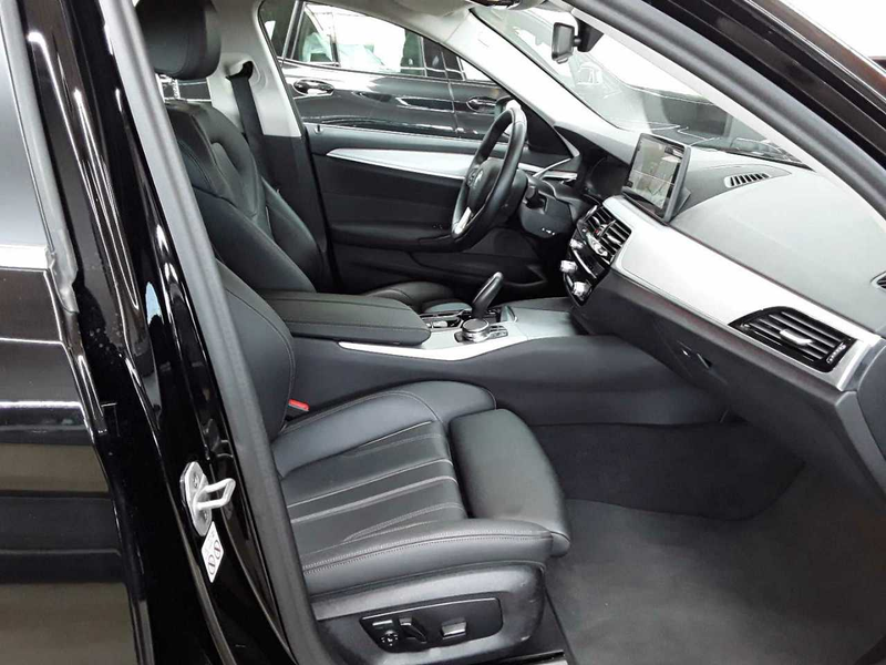 BMW 530 530d xDrive Touring Aut. AHK NAVI LED KAM — photo 8