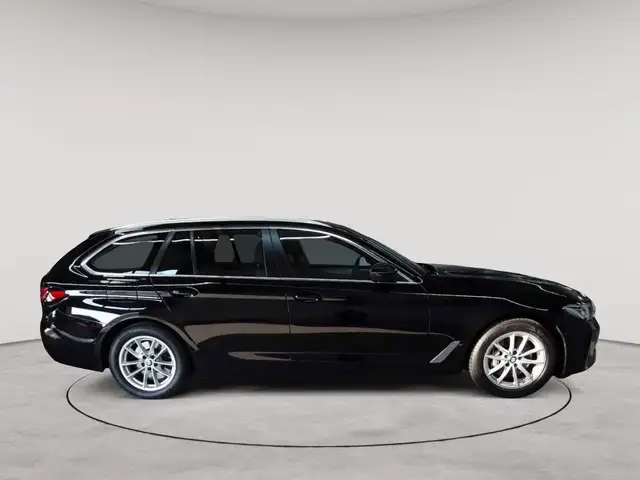 BMW 5 Series view 3