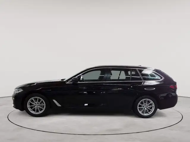 BMW 5 Series view 6