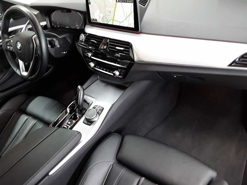 BMW 530 530d xDrive Touring Aut. AHK NAVI LED KAM — photo 9