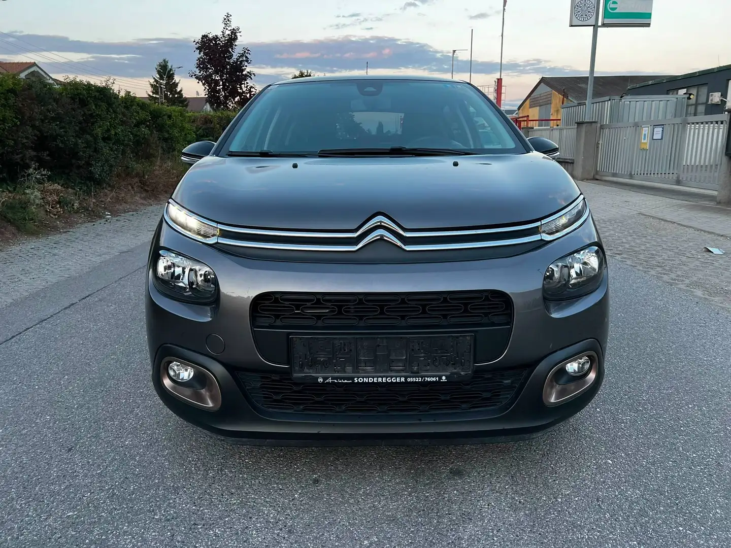 Citroen C3 C3 PureTech 82 Grau - 2