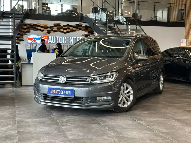 Volkswagen Touran main image