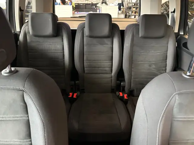Volkswagen Touran view 13