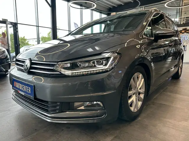 Volkswagen Touran view 4