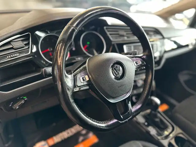 Volkswagen Touran view 12
