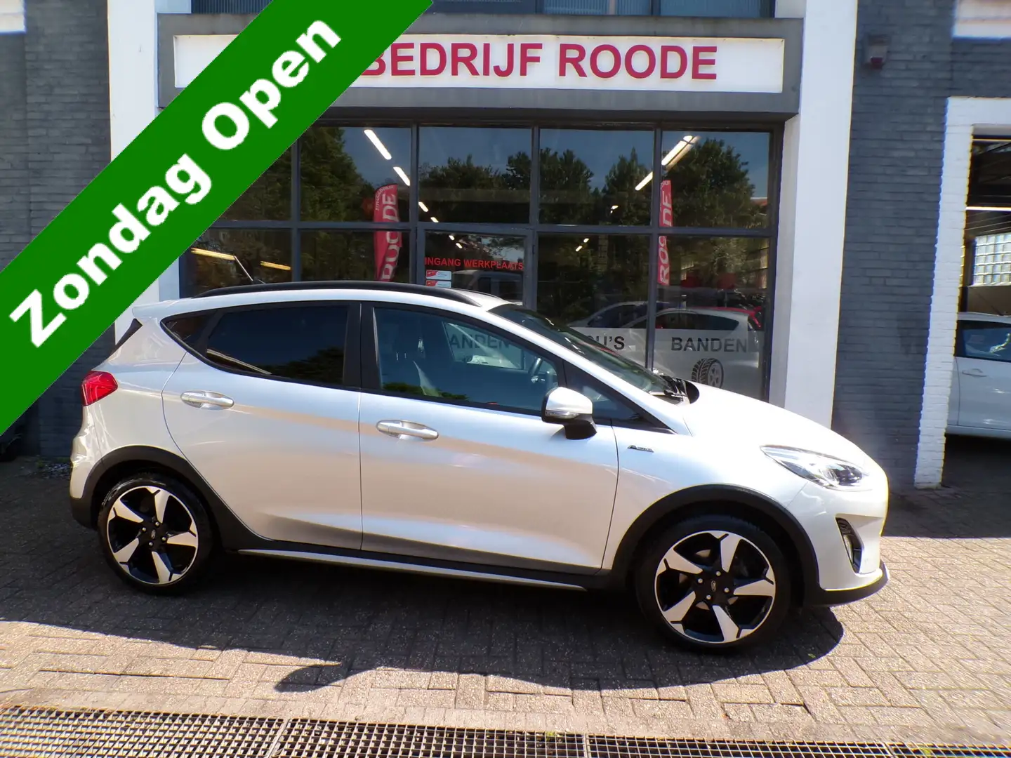 Ford Fiesta 1.0 EcoBoost 5-Drs Active X NIEUW STAAT! ""ZONDAG Zilver - 1