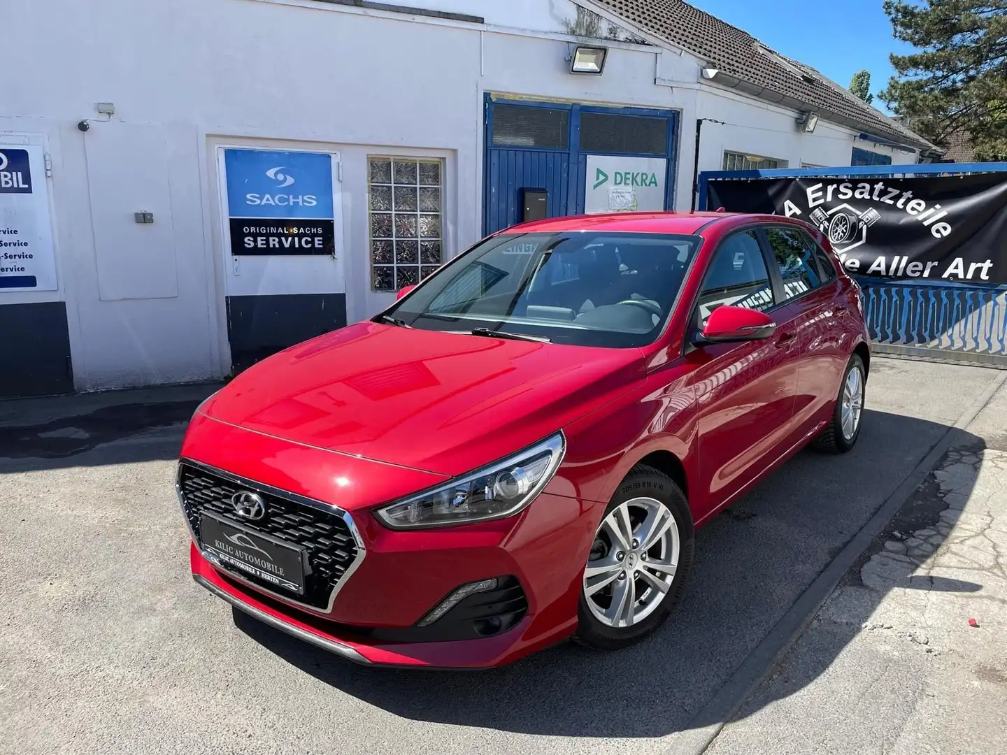Hyundai i30 Pure 1.Hand*LED*Navi*Kamera Rosso - 2