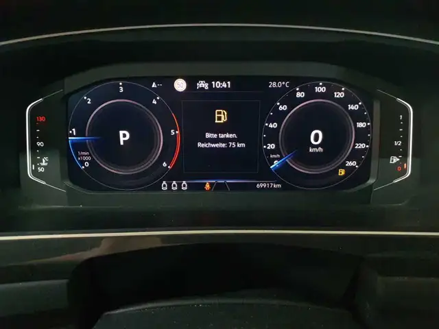 Volkswagen Tiguan view 11