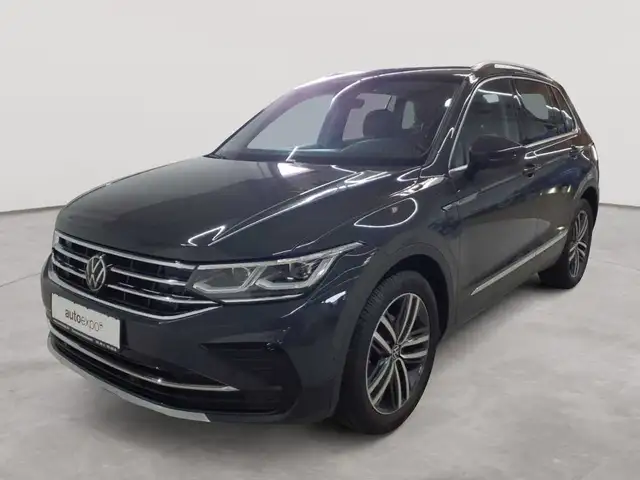 Volkswagen Tiguan view 2