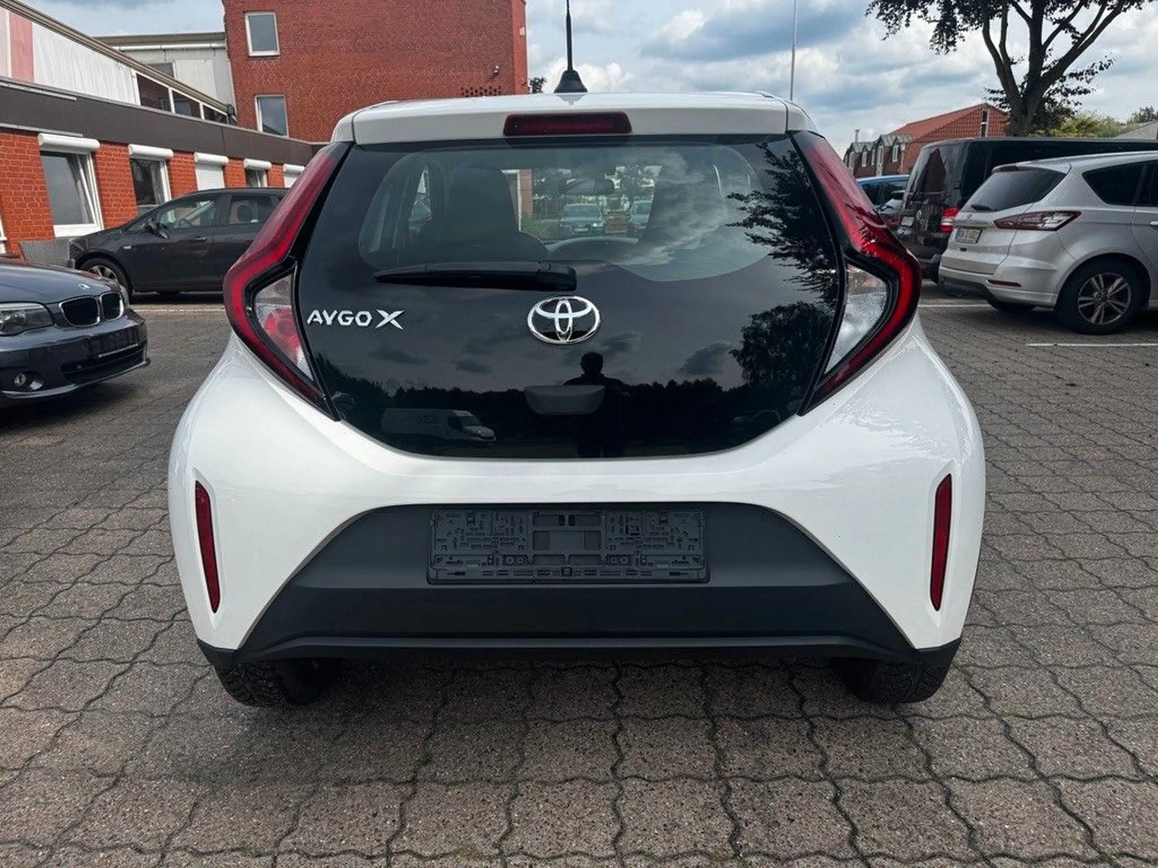 Toyota Aygo X Play, Kamera, Keyless, Tempom.,10TKM — photo 5