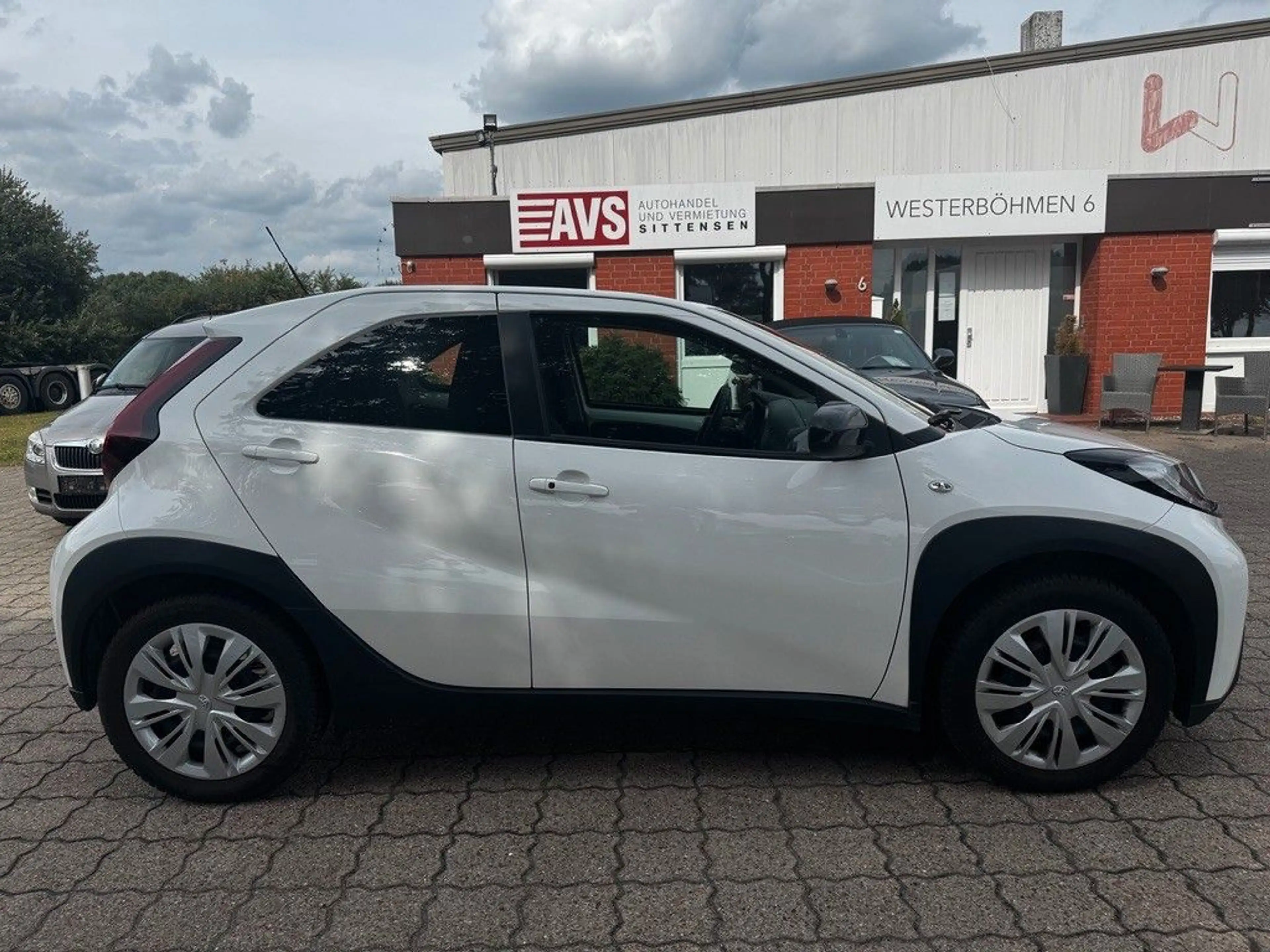 Toyota Aygo X Play, Kamera, Keyless, Tempom.,10TKM — photo 2