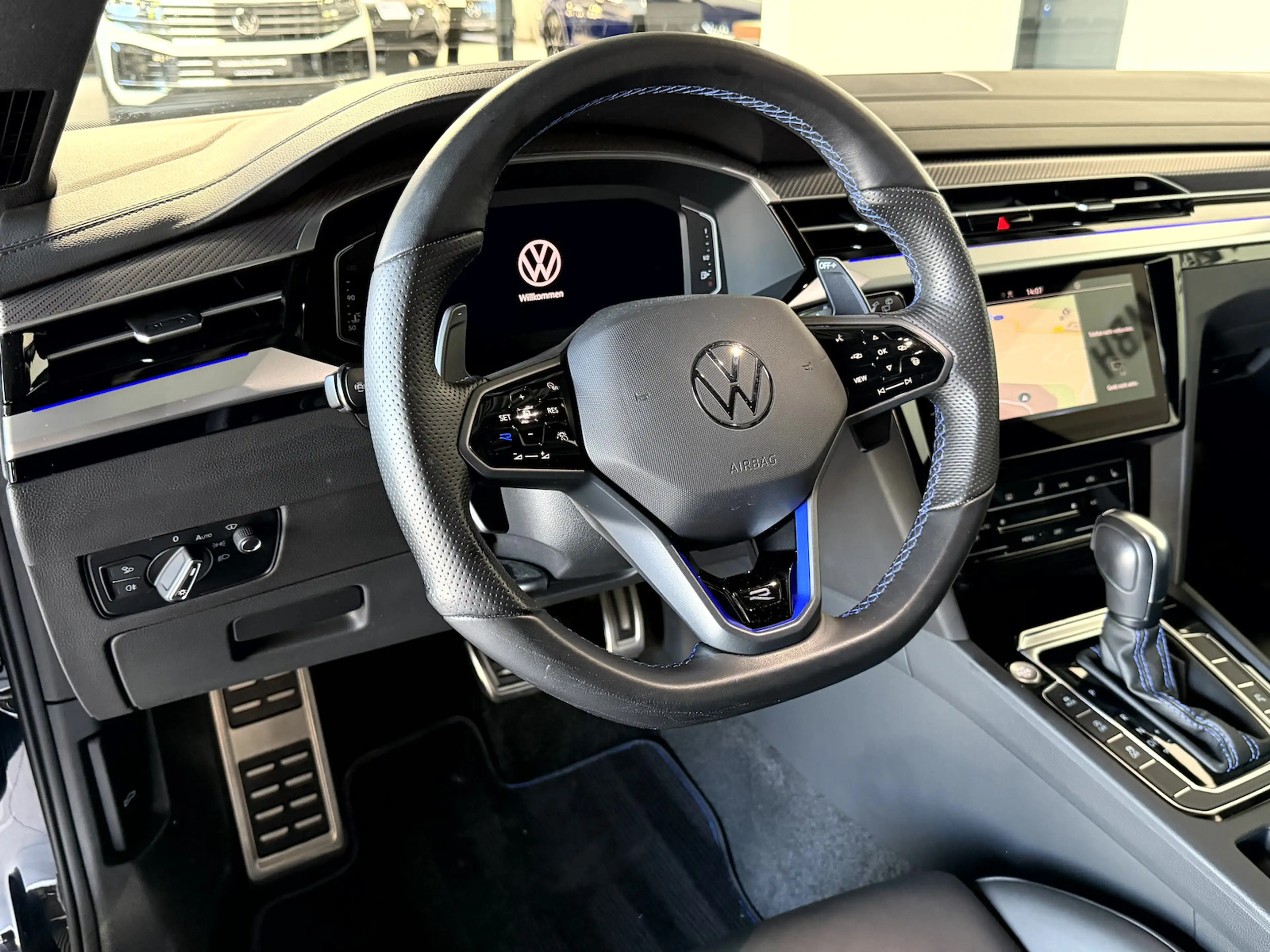 Volkswagen Arteon Shooting Brake R 2.0 TSI*IQ*Pano*H&K*AHK* — photo 14
