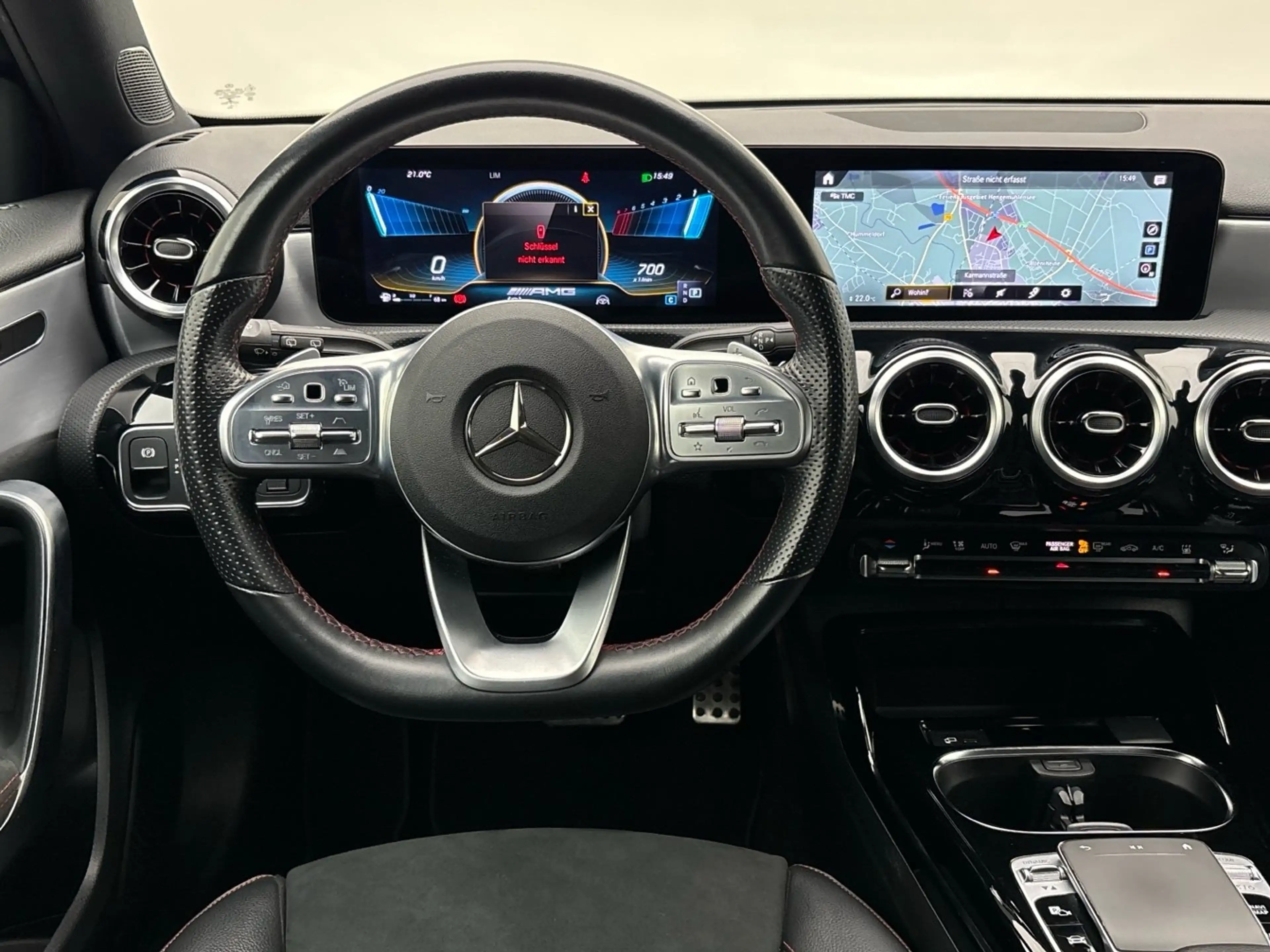 Mercedes-Benz A 35 AMG 4M Multibeam Standheizung Distronic AHK — photo 9