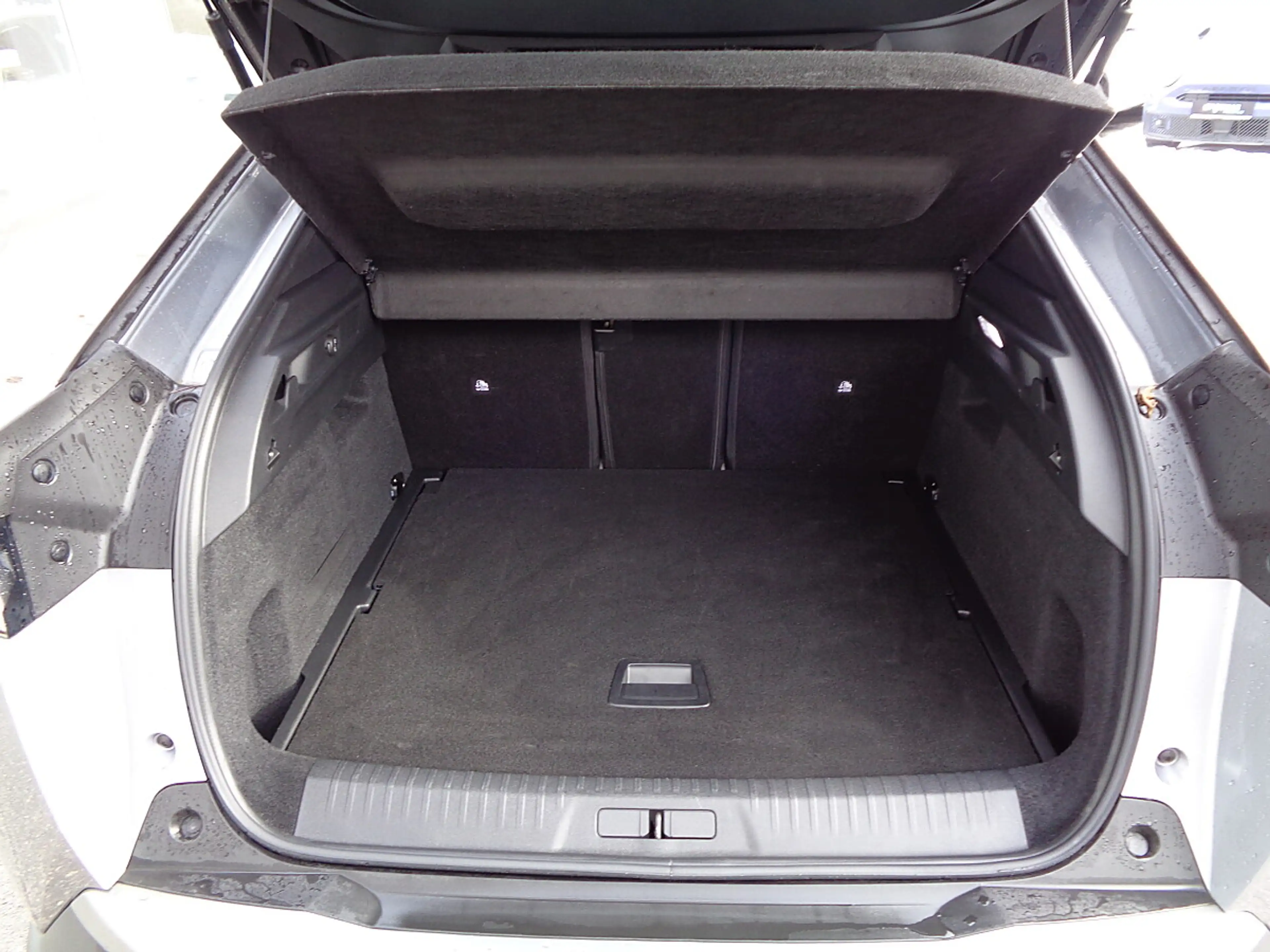 Peugeot 3008 Hybrid 136 E-DCS6 Allure Aut. — photo 4