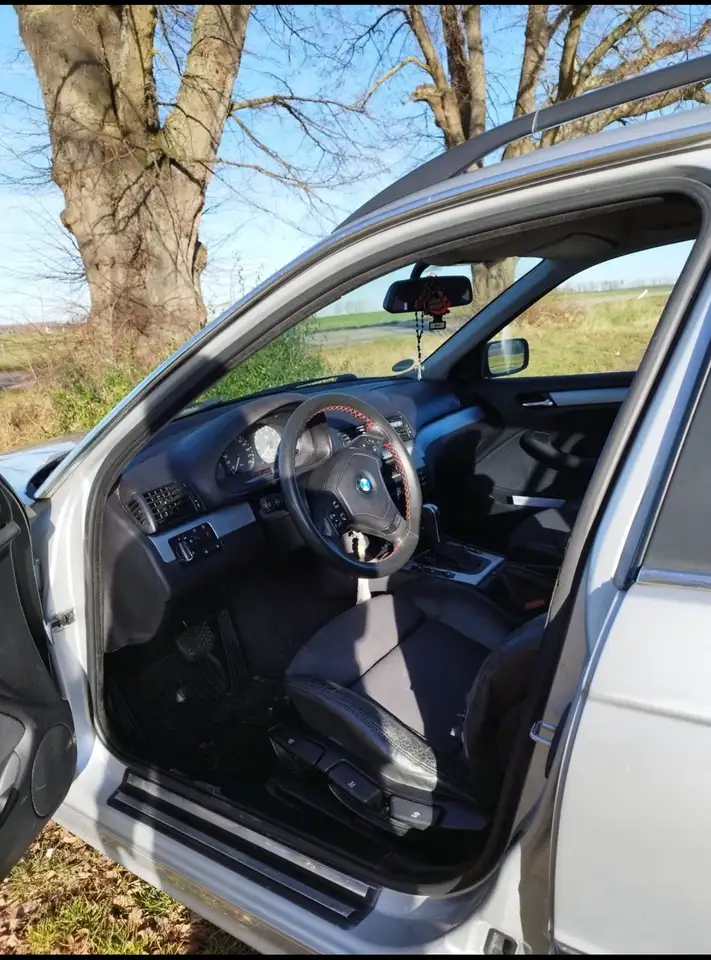 BMW 320i Sport Edition, foto 2