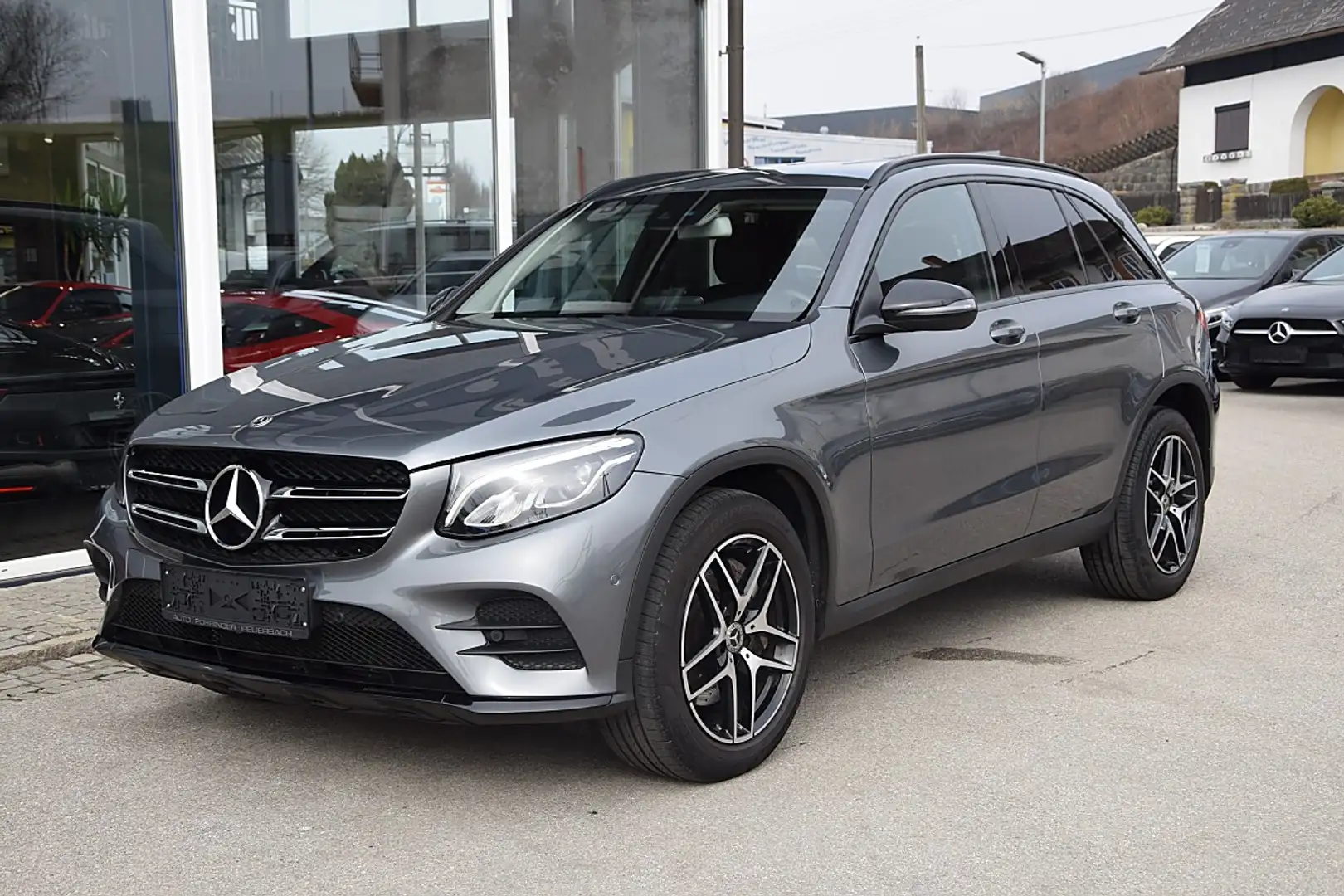Mercedes-Benz GLC 250 d 4MATIC Aut. *AMG-Line* Grau - 2