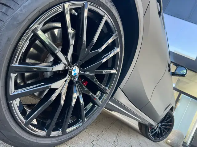 BMW X6 view 4