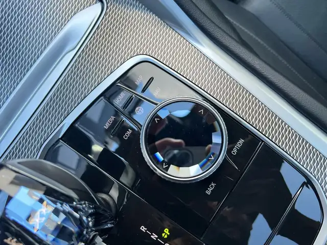 BMW X6 view 13