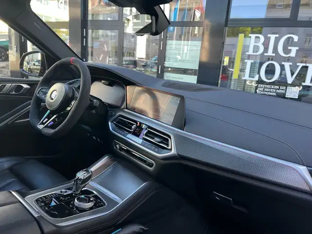 BMW X6 view 6