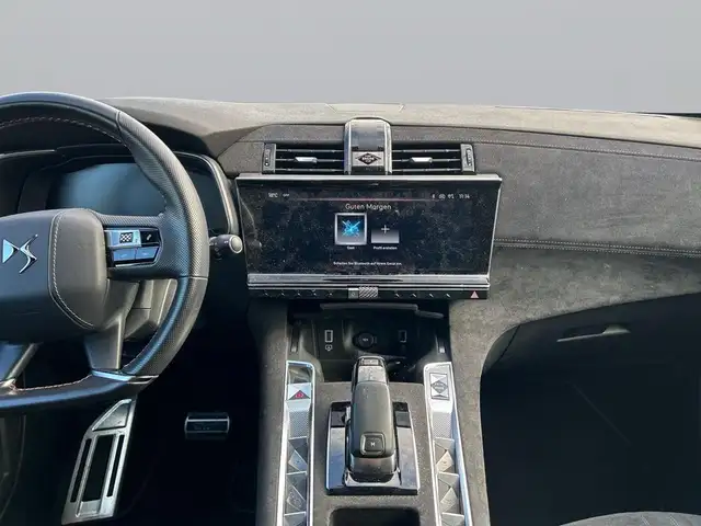 DS Automobiles DS 7 view 12