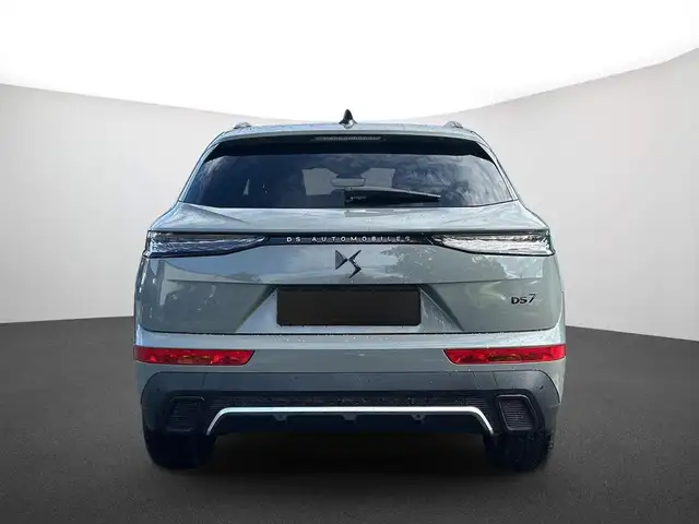 DS Automobiles DS 7 view 3