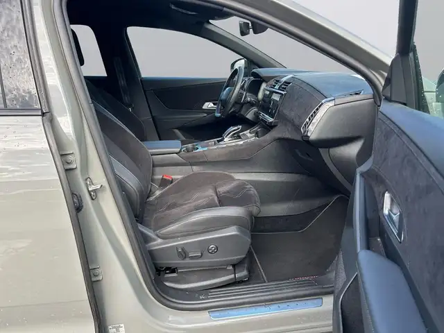 DS Automobiles DS 7 view 11