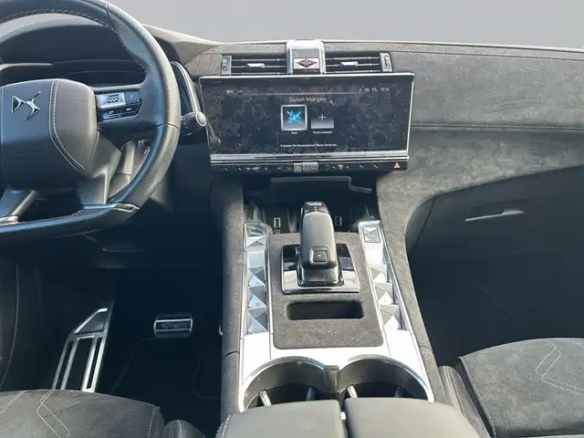 DS Automobiles DS 7 view 10