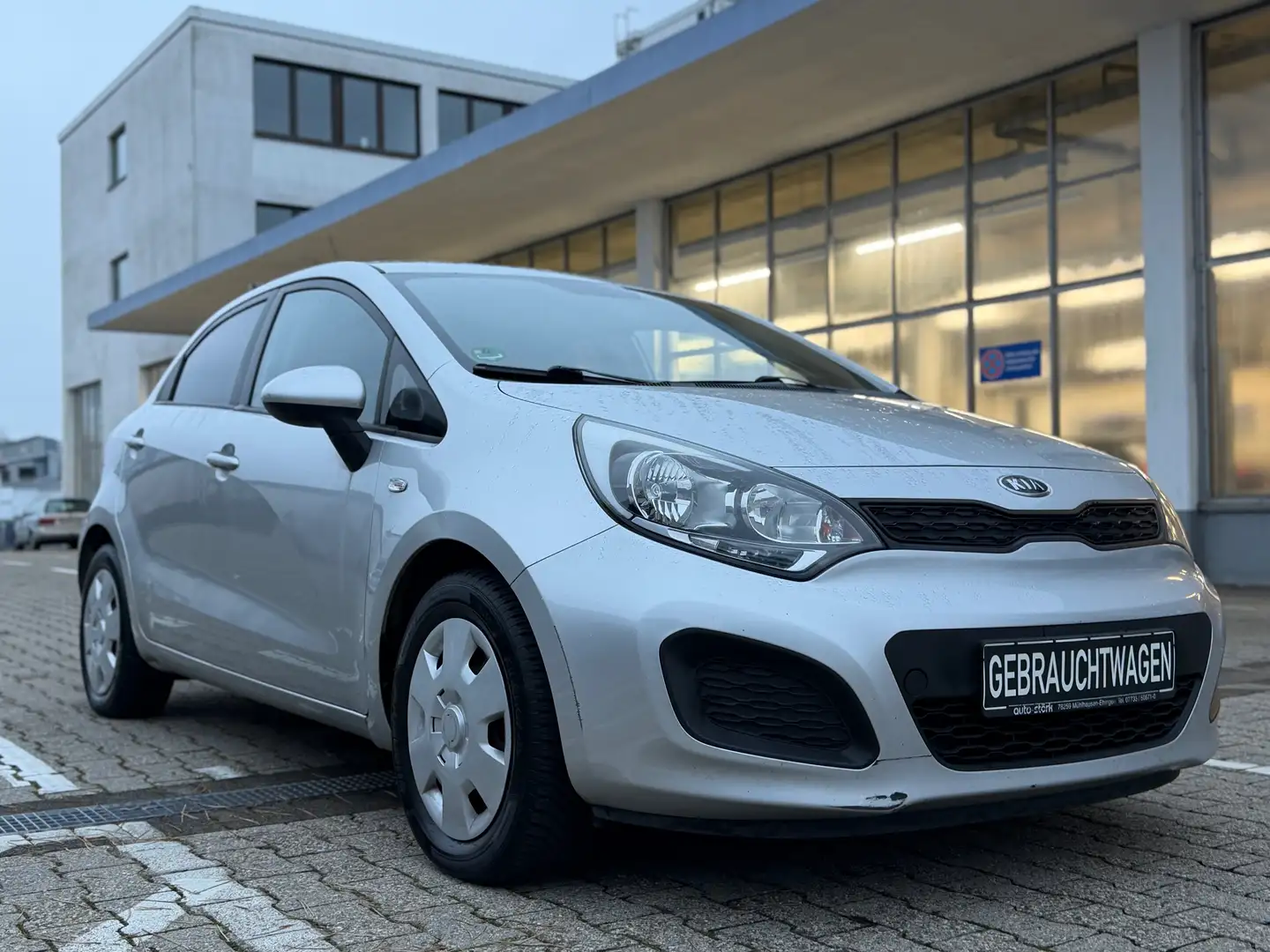 Kia Rio Rio Fließheck Diesel 5-Türer 1.1 CRDI Ed. 7 Silber - 2