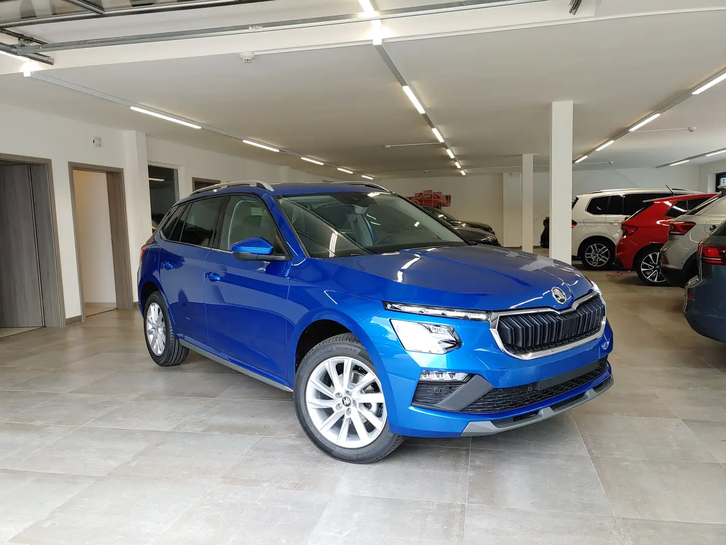 Skoda Kamiq 1.0 TSI DSG Selection Matrix/5Jahre/17"/Kamera/FSH Blau - 2