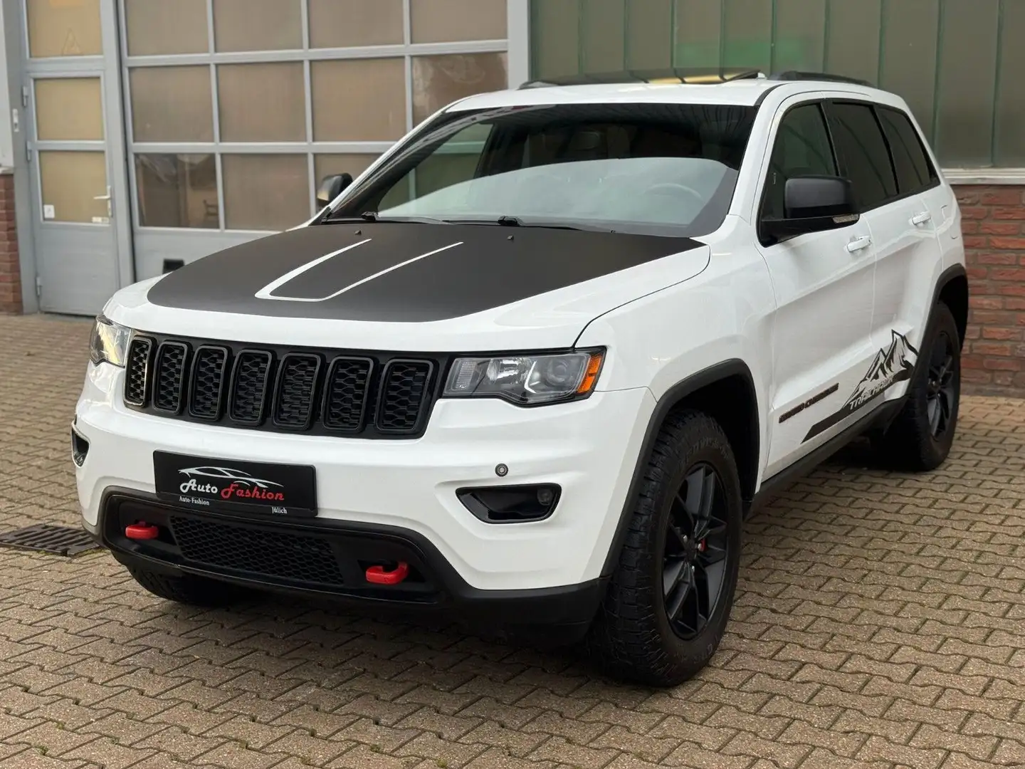 Jeep Grand Cherokee 5.7l V8 Trailhawk S Automatik Weiß - 1