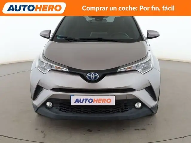 Toyota C-HR view 9