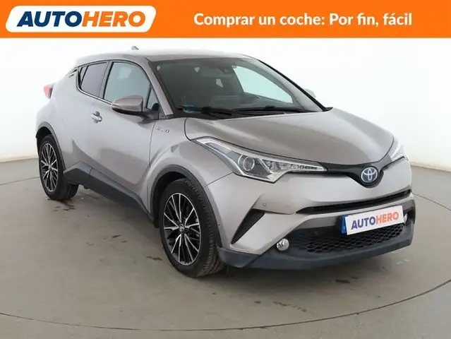 Toyota C-HR view 8