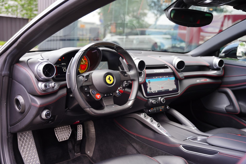 Ferrari GTC4 Lusso T 3.9 V8 / Atelier Car / Passenger Display — photo 4