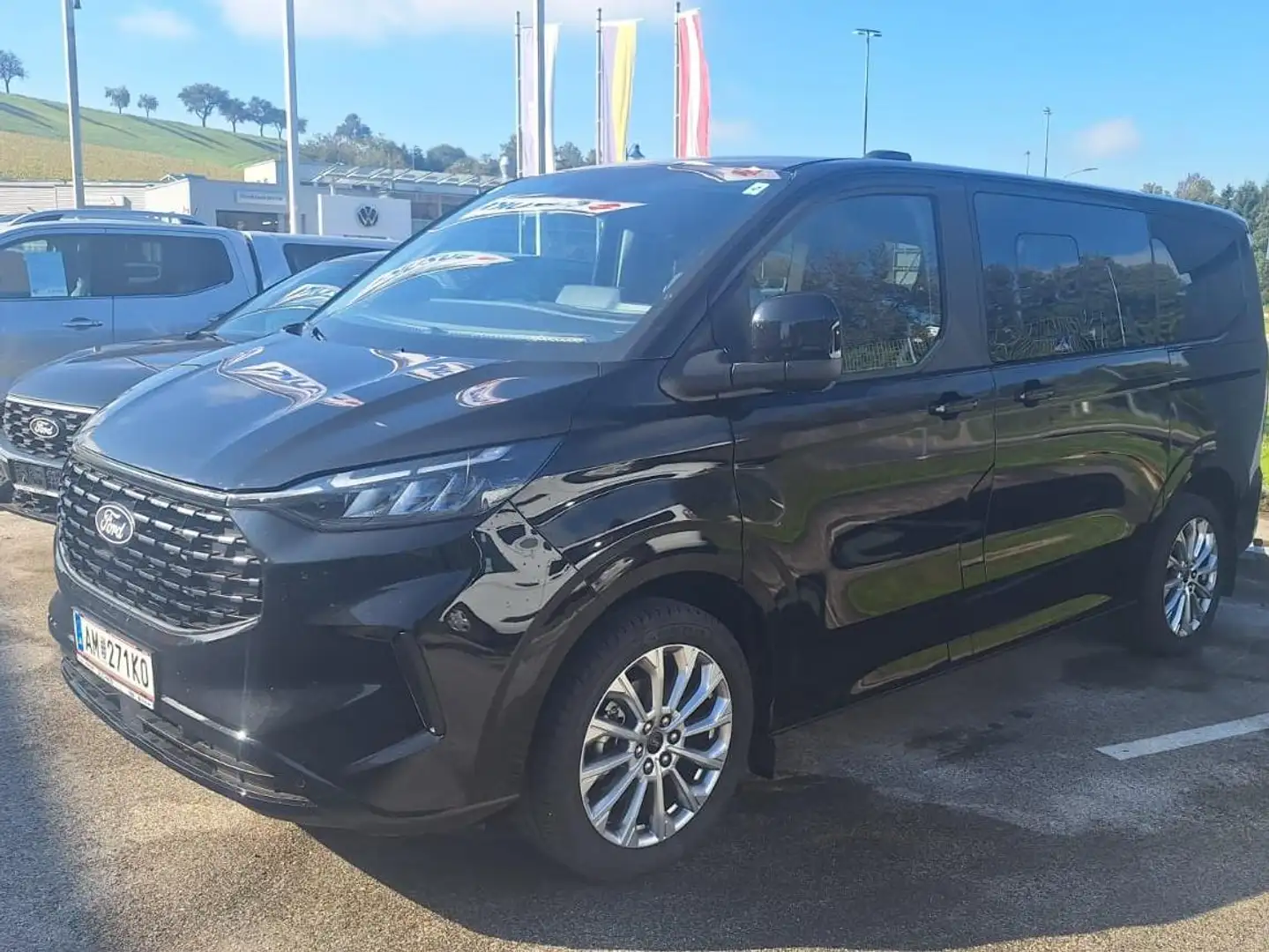 Ford Transit Custom 320 L1 Tourneo Titanium FWD Schwarz - 1