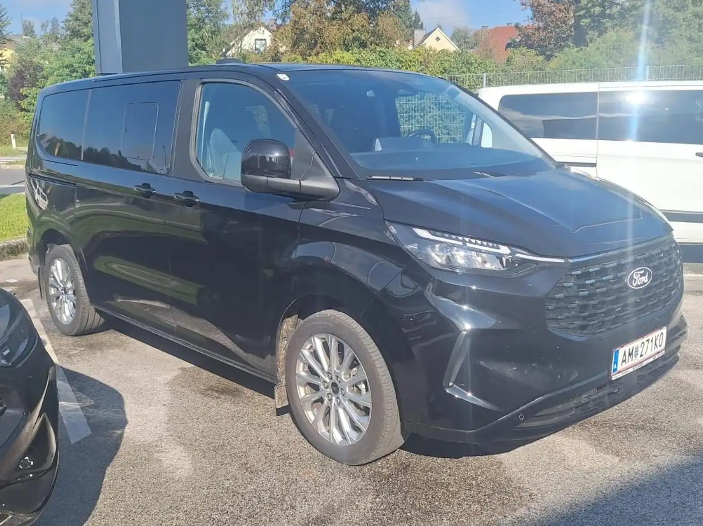 Ford Transit Custom 320 L1 Tourneo Titanium FWD Schwarz - 2