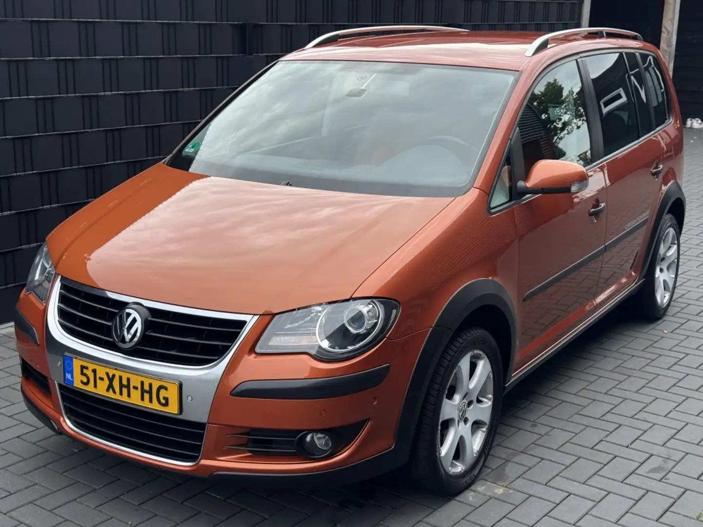 Volkswagen Cross Touran 1.4 TSI ORANJE| CLIMA| DAB+| TREKHAAK| PDC Naranja - 1