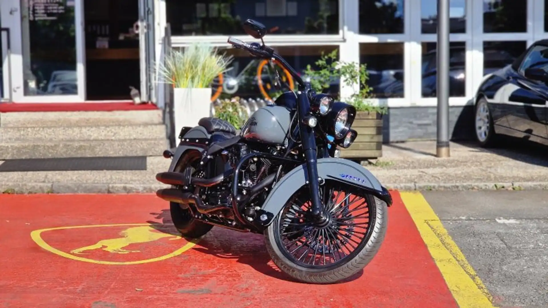Harley-Davidson Softail Deluxe Szary - 1