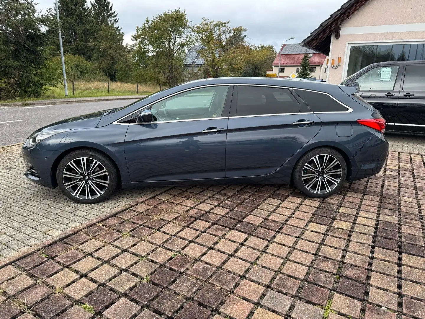 Hyundai i40 cw Premium mit Gasanlage Blau - 2