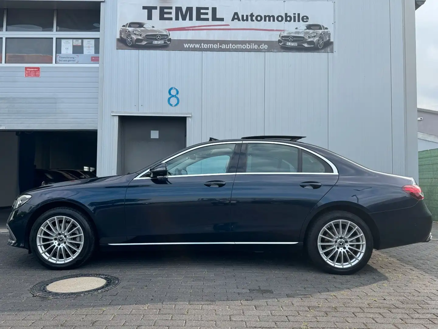 Mercedes-Benz E 220 d 4Matic EXCLUSIVE PANO WIDESCREEN AHK Blau - 2