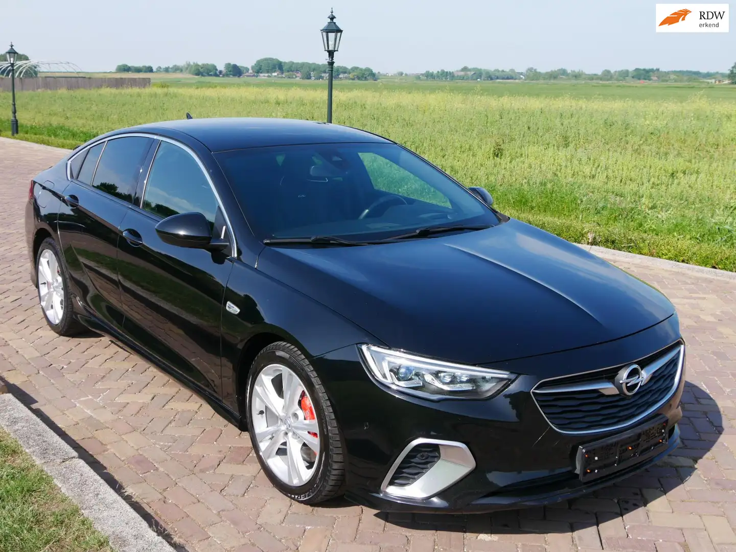 Opel Insignia Grand Sport 2.0 BiTurbo AUT 4x4 GSi Exclusive FULL Grijs - 1