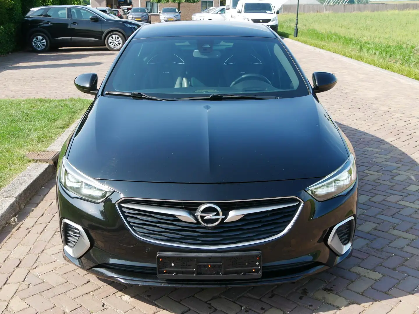 Opel Insignia Grand Sport 2.0 BiTurbo AUT 4x4 GSi Exclusive FULL Grijs - 2