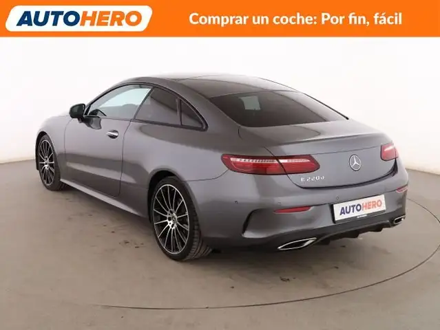 Mercedes-Benz E-Class view 4