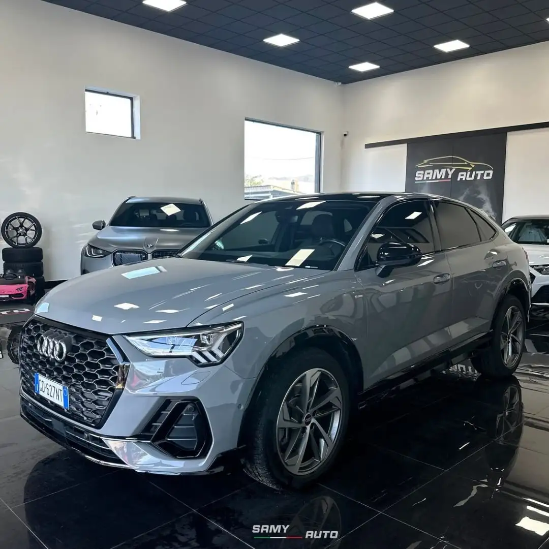 Audi Q3 Sportback 40 2.0 tdi S line quattro 200cv s-tronic Grijs - 2