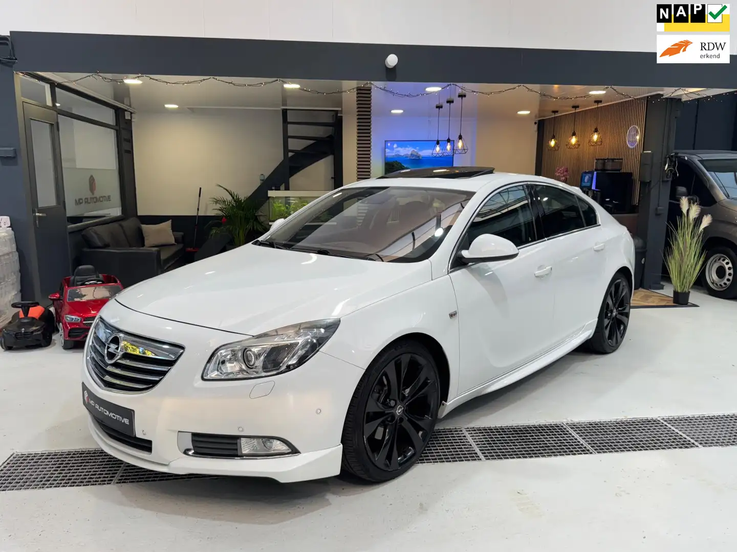 Opel Insignia 2.0 T Sport AUT|220PK|Schuifdak|Memory|Leder|Stoel Weiß - 1